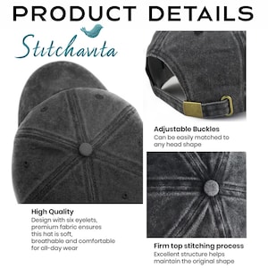 K&ouml;nnte beinhalten: Dunkelgraue Baseballkappe mit gebogenem Schirm und verstellbarer Schnalle. Die Kappe hat sechs &Ouml;sen und besteht aus weichem, atmungsaktivem Stoff. Der Text "Stitchavita" ist in Schreibschrift.