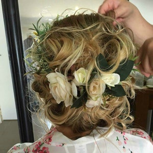 Corona di fiori bianchi Corona di fiori d'avorio Copricapo di fiori Bidal Corona floreale Corona di fiori da sposa Corona di capelli da sposa Foglia Fiore Reva