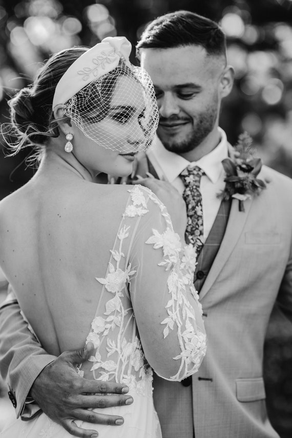 White & Ivory Lace Bridal Headband yhst-  main image 3