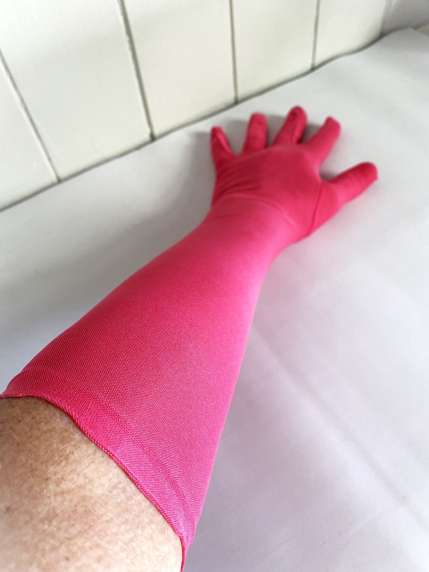 Pinke Handschuhe, Fuchsia Handschuhe, lange Handschuhe, lange rosa  Handschuhe, formelle Handschuhe, Opernhandschuhe, rosa lange Handschuhe  rosa Handschuh in voller Lnge Fuchsia - Etsy.de