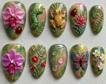 Uñas postizas estilo jardín forestal / Arte de uñas con mariposa, rana, mariquita y oruga / Uñas hechas a mano inspiradas en la naturaleza