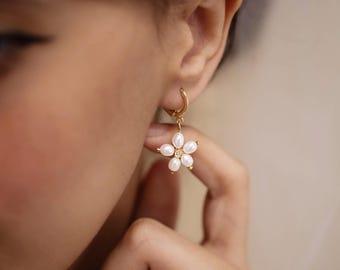 Flower Pearl Earrings with Diamond,Multiple Pearls Earrings,Daisy Hoop Earrings,Flower Drop Earrings,Wedding Earrings,Pearl Jewelry for Her
