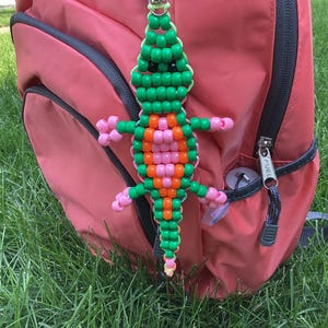Pony bead keychain dark green crocodile