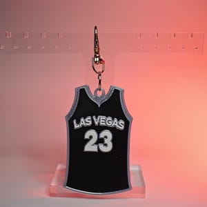 Llavero con la camiseta del equipo de la WNBA Las Vegas - 23