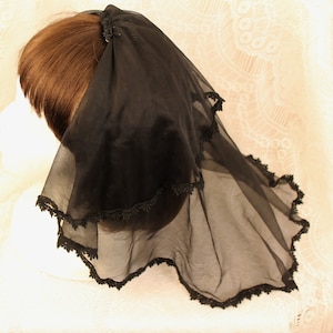 Gothic Demi Veil