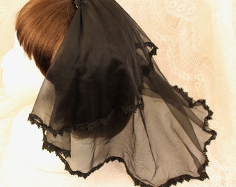Gothic Demi Veil