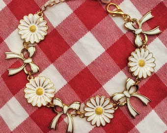 Sweet Daisy Chain Bracelet