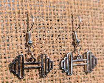 Pendientes de barra de plata de ley: un regalo de joyería fitness