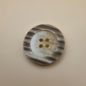 Dill-Buttons Style # 868 Large Size 1 1/8&quot; (28 MM) New 1 Pack Dill Button Single 4 Hole Natural Wood Look Washable