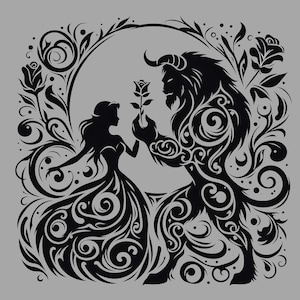 Puede incluir: Ilustración en silueta negra de una mujer y una bestia sosteniendo una rosa. La imagen presenta remolinos decorativos y elementos florales, sobre un fondo gris. El diseño evoca un tema de cuento de hadas.