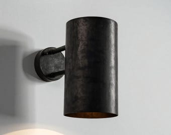 Lampada da parete in ottone, applique con patina nera, applique minimalista