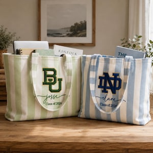 Borsa tote personalizzata per l'università, borsa in tela con logo personalizzato dell'ateneo, regalo di laurea per la classe del 2026, borsa per studenti universitari, borsa per esprimere l'orgoglio universitario.