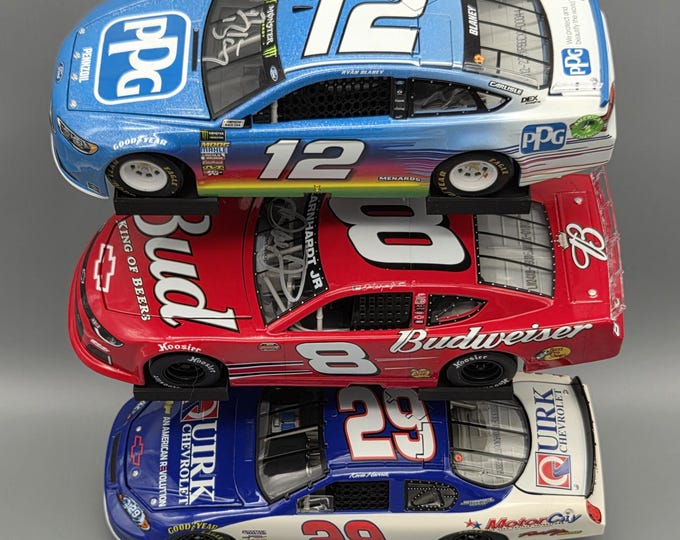 3 car slanted freestanding display 1/24 scale