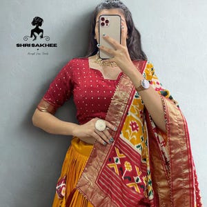 Patola Print Tasar Silk Lehenga Choli: Folienarbeit Indisches Kleid