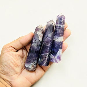 Set di 3 pezzi Torre di cristallo di ametista 3", Punta di pietra viola naturale, Bacchetta di cristallo lucida, Guarigione Reiki, Chakra della corona, Decorazione spirituale per la casa