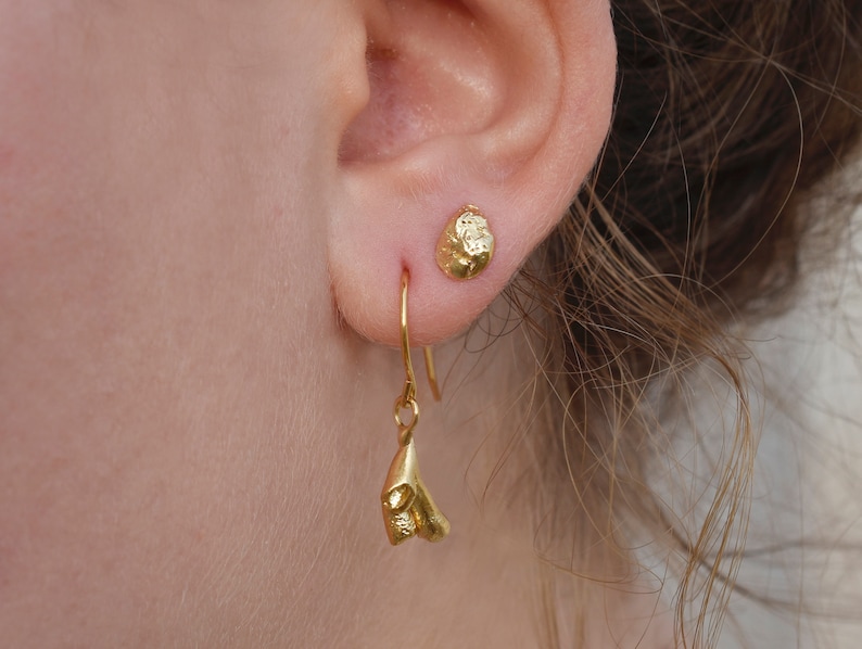 Gold Stud Earrings for Women 14k Solid Gold Earring Seashell Earrings Minimalist Studs Hammered Gold Earrings Organic Jewelry