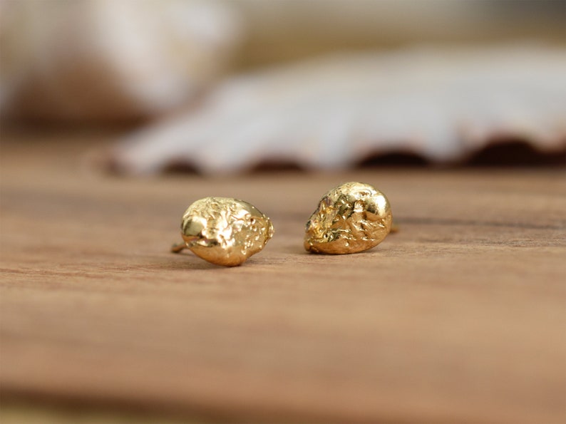 Gold Stud Earrings for Women 14k Solid Gold Earring Seashell Earrings Minimalist Studs Hammered Gold Earrings Organic Jewelry
