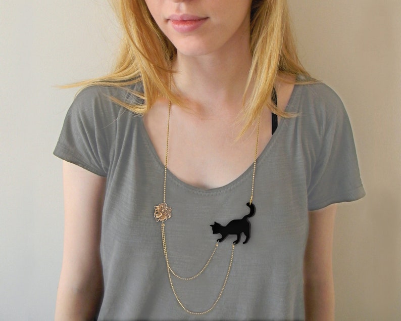 Kitten Necklace, Black cat necklace, cat girl gift, Mom of cats gift, animal lover jewelry, cat with yarn, statement pendant, cat with wool image 2