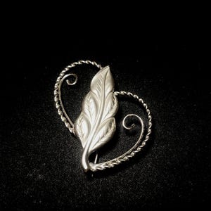 sterling silver vintage floral brooch