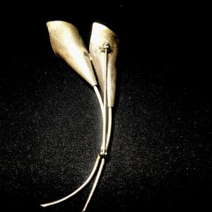 sterling silver vintage floral brooch