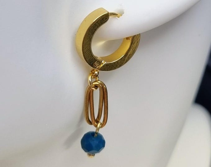 Vergoldete Edelstahl Kreolen mit tintenblauer Glasperle