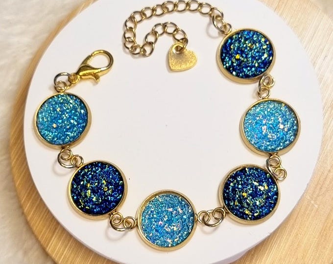 Gold stainless steel bracelet • Ocean Shimmer • Blue/turquoise resin cabochons • 15 cm + 6 cm extension • Handmade gift
