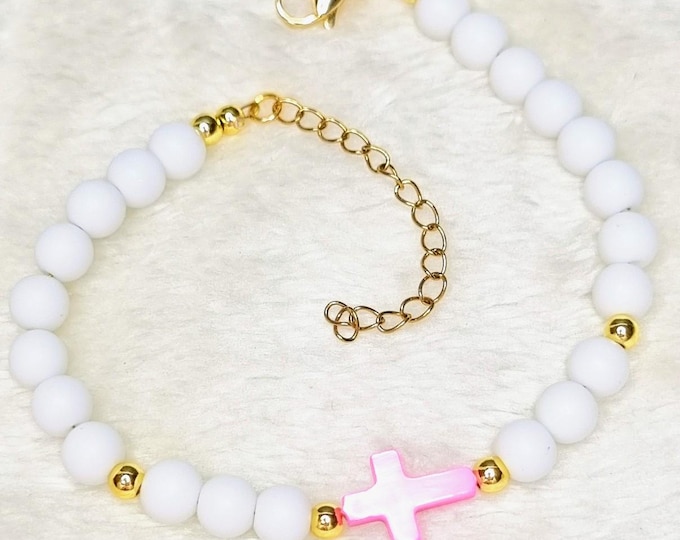 Natural Stone Bracelet White 6 mm • 18K Gold Plated Stainless Steel • Pink Freshwater Pearl Shell Cross • Adjustable 18.5–24 cm • Handmade Gift