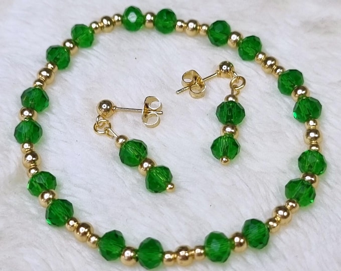 Jewelry set with gold-plated stainless steel & green faceted glass beads | Bracelet and earrings | Handmade