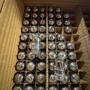 6N2P / 6Н2П Vacuum Tubes – Lot of 50 pcs, NOS, USSR Vintage