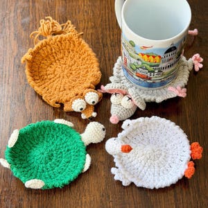Crochet mouse Squirrel Coaster Handmade amigurumi Cup Holder, Housewarming Decor, Room Decoration, birthdaygifts for her