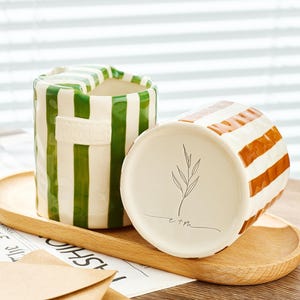 Personlig graverad keramisk resemugg: Elegant keramisk kaffemugg som present