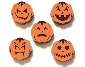 HALLOWEEN Jack O'Lantern PUMPKIN CHOCOLATES | Spooky Pumpkin Carving Trick or Treat Halloween Chocolate Covered Caramels