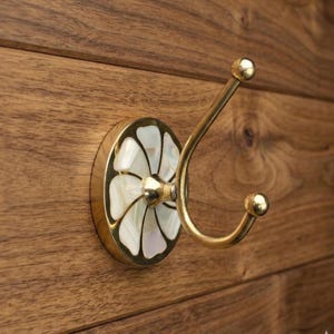 White Mother of Pearl Wall Hook | Brass Citrus Slice Coat Hanger | Coastal Gold Towel Hook | Art Deco Shell Hardware for Bathroom