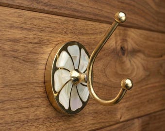 White Mother of Pearl Wall Hook | Brass Citrus Slice Coat Hanger | Coastal Gold Towel Hook | Art Deco Shell Hardware for Bathroom