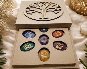 Juego de 7 piedras de palma de cristal grabadas de chakras con caja de regalo de madera del Árbol de la Vida / Piedras curativas naturales / Kit de meditación Reiki Chakra / Espiritual