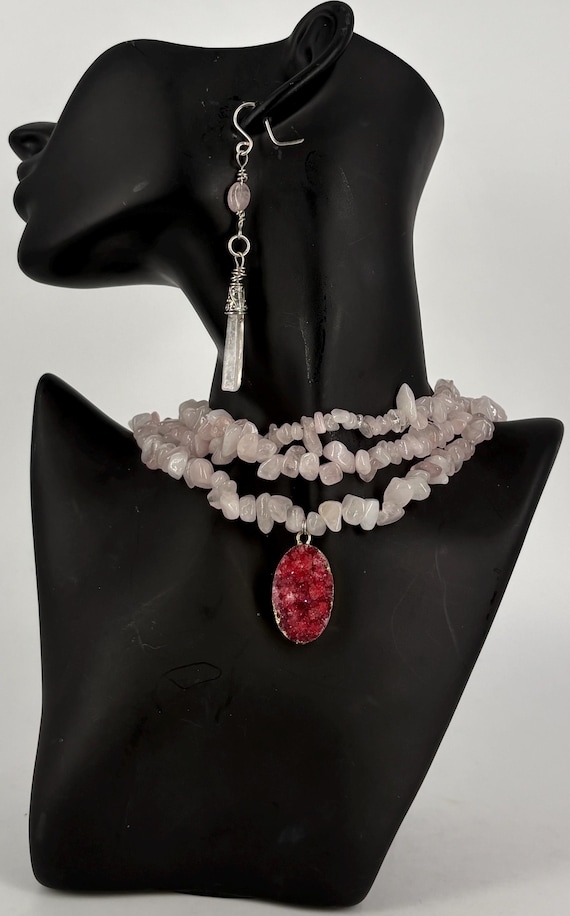 Rose Quartz chips choker necklace with Druzy Quartz pendant, matching earrings