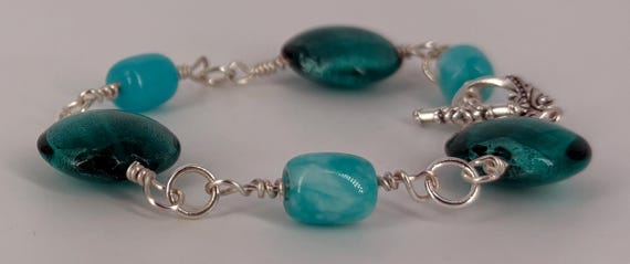 Blue Green glass and shell bead bracelet