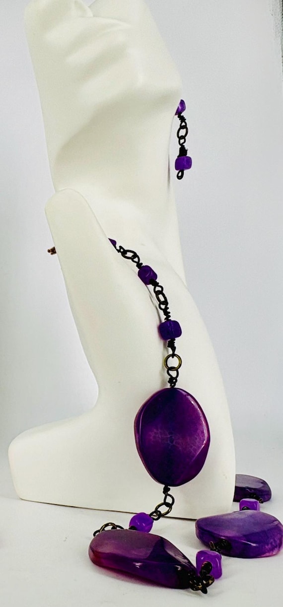 Fire Crackle Purple Agate beads necklace with matching earrings