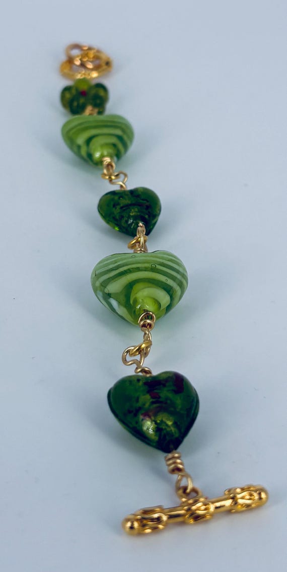 Hearts and flowers glass beads GREEN bracelet