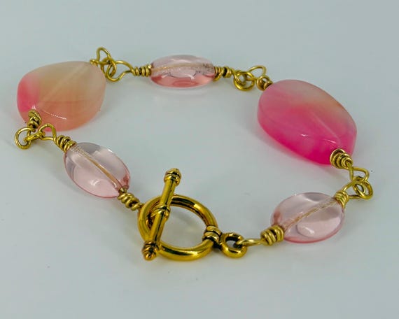 Pink Agate and glass bead bracelet