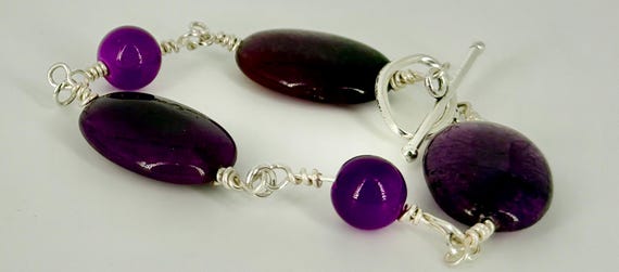 Striking Purple Amethyst and glass beads bracelet