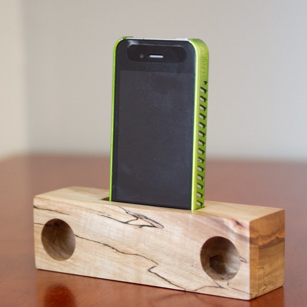 Custom order for Louiza

iPhone acoustic speaker dock (spalted maple)