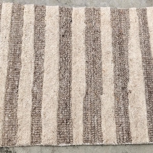 Hand Knitted Wool Rug: Chunky Pebble Weave, Rustic Boho Style