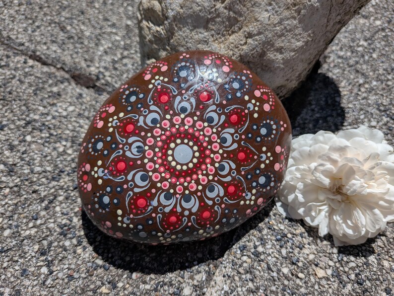 Hand-painted mandala stone - each stone is different, unique dot painting, meditation & yoga decoration, mindfulness stone, gift ideas, power stone image 6