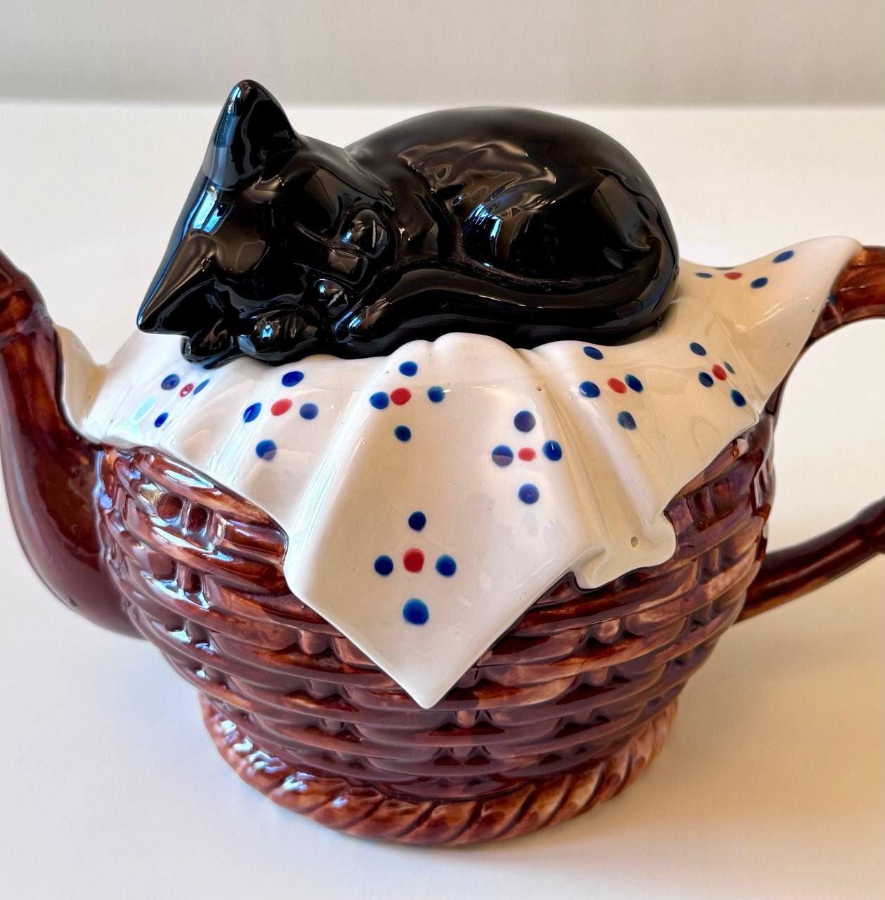 イギリス製　Tony Carter ティーポット　トニーカーター　限定品 Tony Carter Teapot With Black Cat – Vintage English Pottery Cat