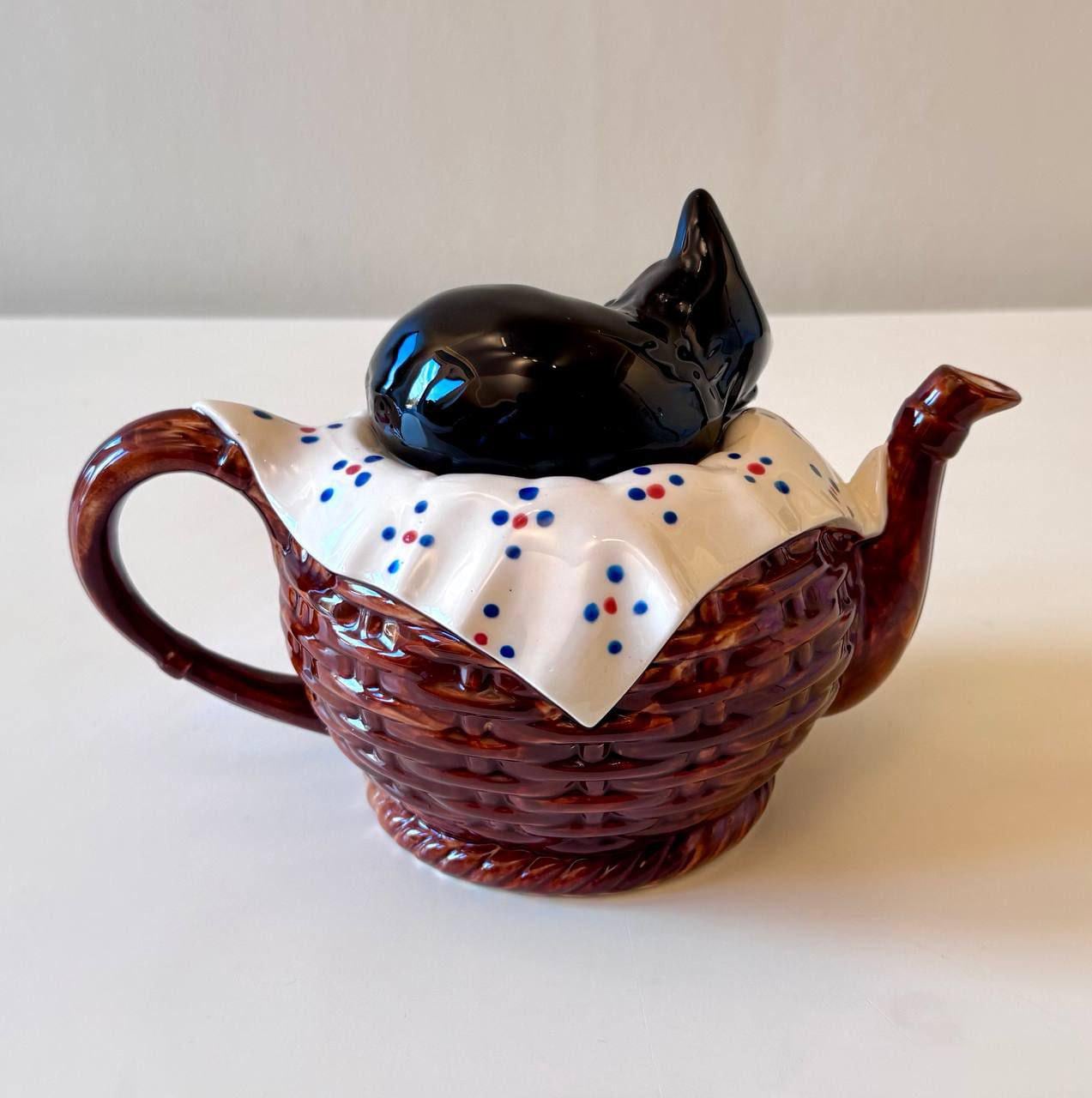 Tony Carter Teapot With Black Cat – Vintage English Pottery Cat