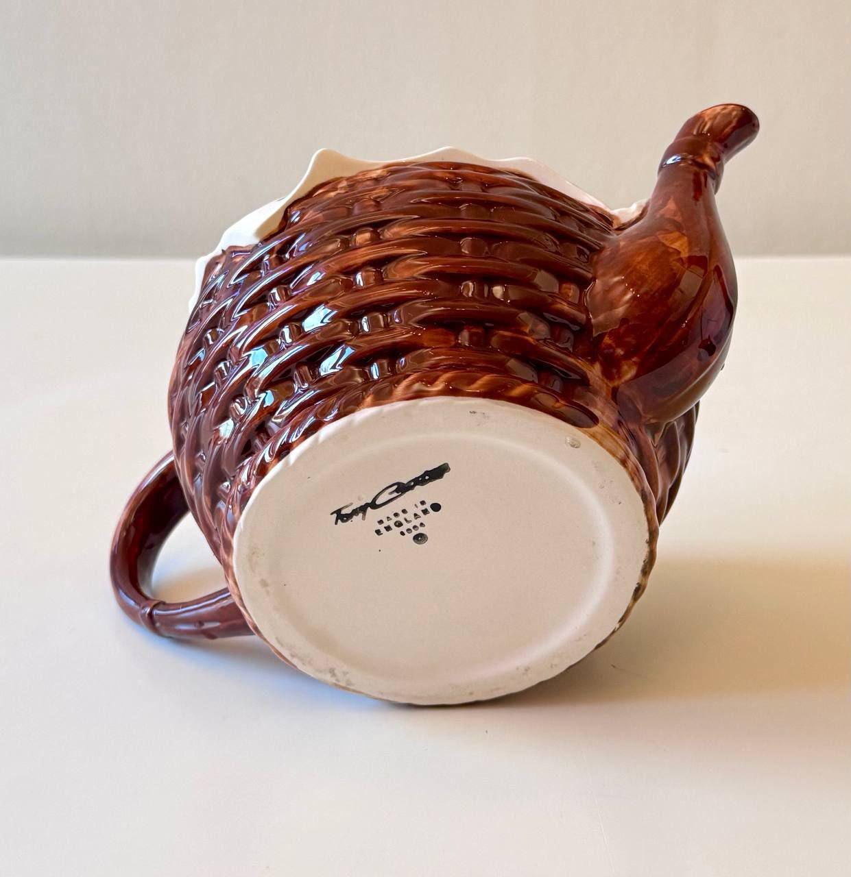 Tony Carter Teapot With Black Cat – Vintage English Pottery Cat