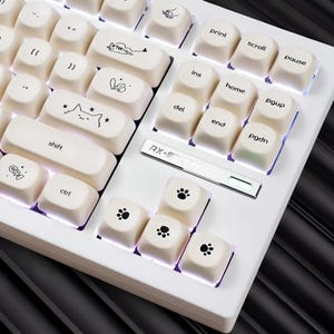 Kitten keycaps, 124 keys, kawaii cat keycap set, milky white PBT keycaps, MOA profile, cute keycaps for mechanical keyboards