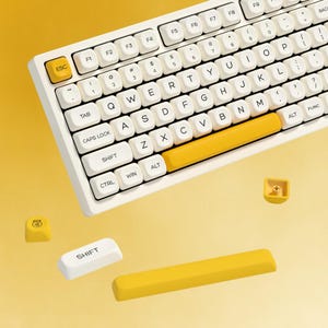 135 Keycaps Set, Honey Milk, PBT Keycaps, Dye Sublimation, KOA Profile, ANSI & Iso Layout Compatible, Mx Switches, Top Printed