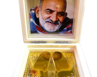 Neem Karoli Baba Charan Paduka Box, Spiritual Gift, Home Temple Decor